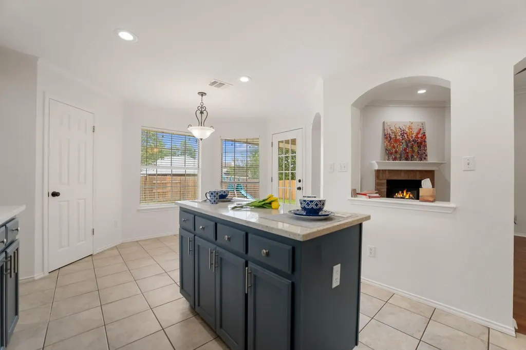 1106 Woodview Drive Leander TX 78641