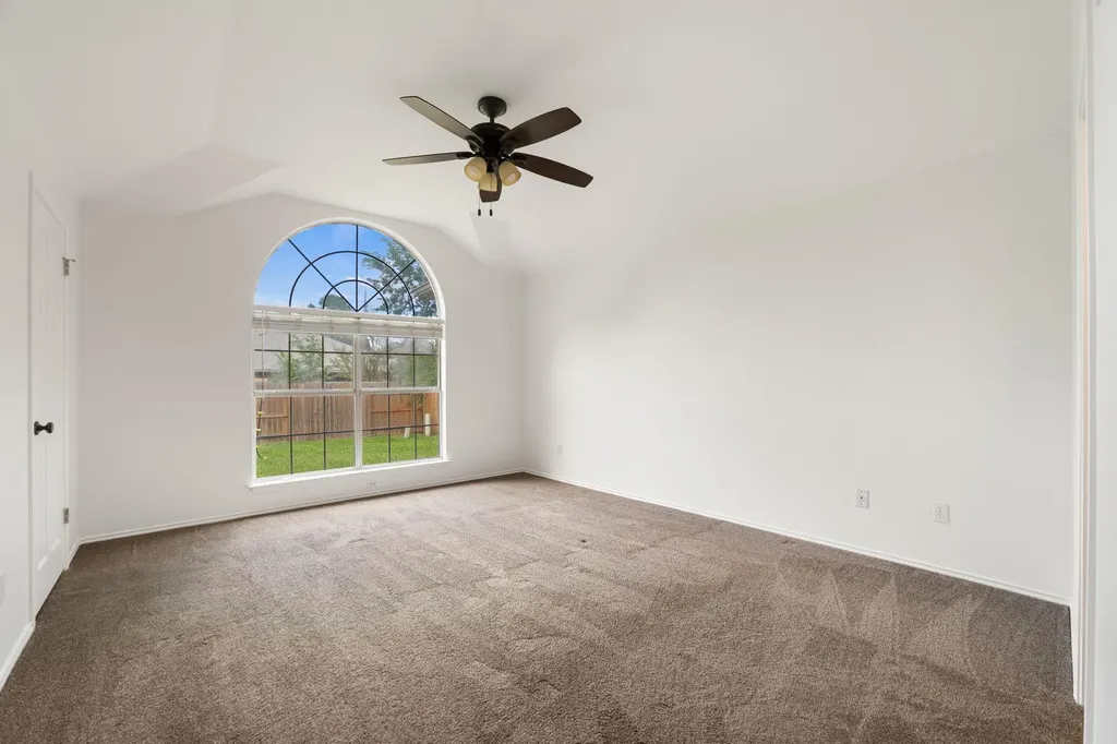1106 Woodview Drive Leander TX 78641