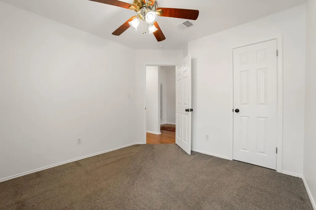 1106 Woodview Drive Leander TX 78641