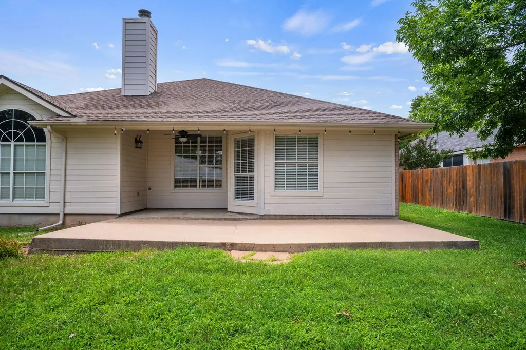 1106 Woodview Drive Leander TX 78641
