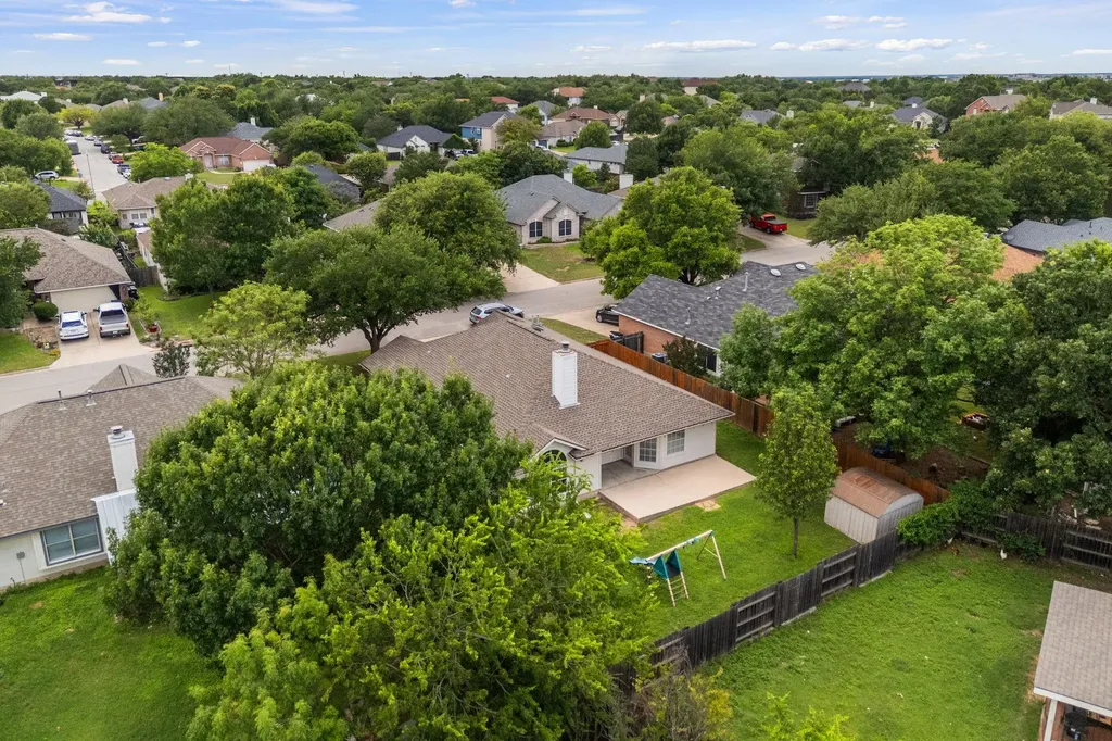 1106 Woodview Drive Leander TX 78641
