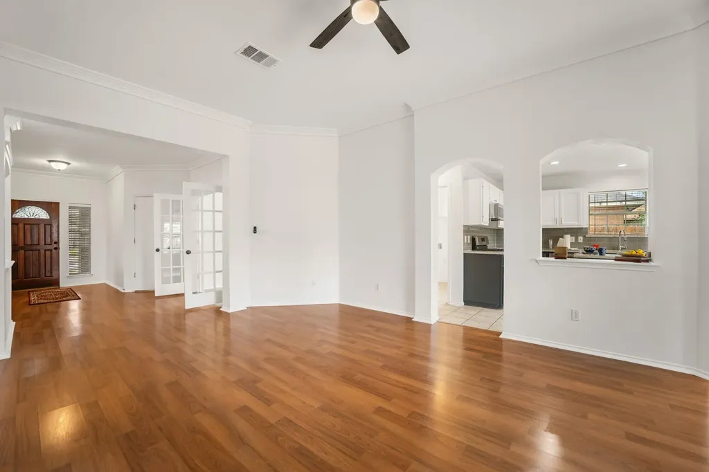 1106 Woodview Drive Leander TX 78641
