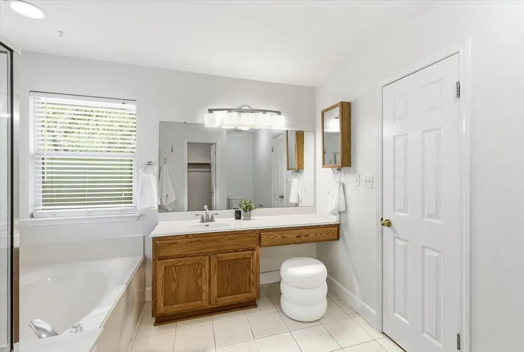 700 Hilltop Drive Leander TX 78641
