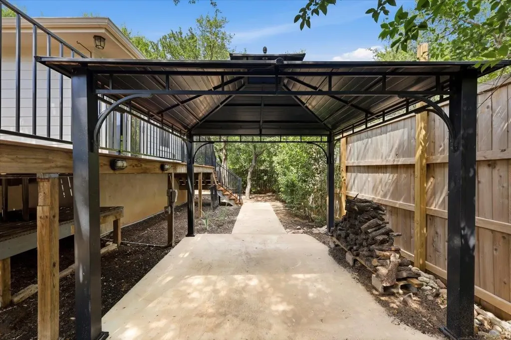 700 Hilltop Drive Leander TX 78641