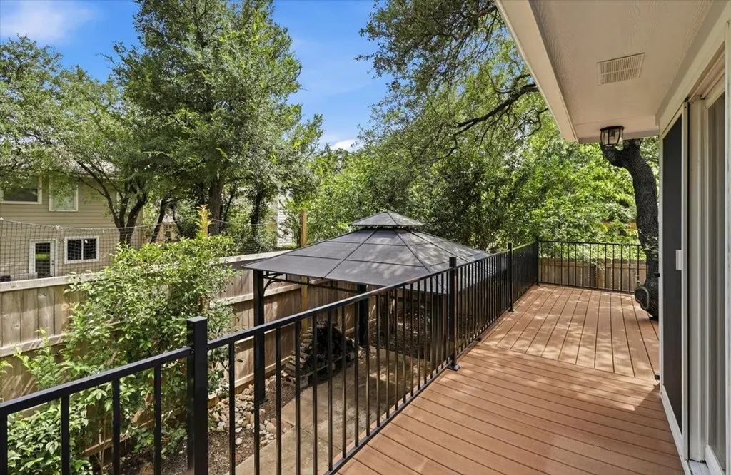 700 Hilltop Drive Leander TX 78641