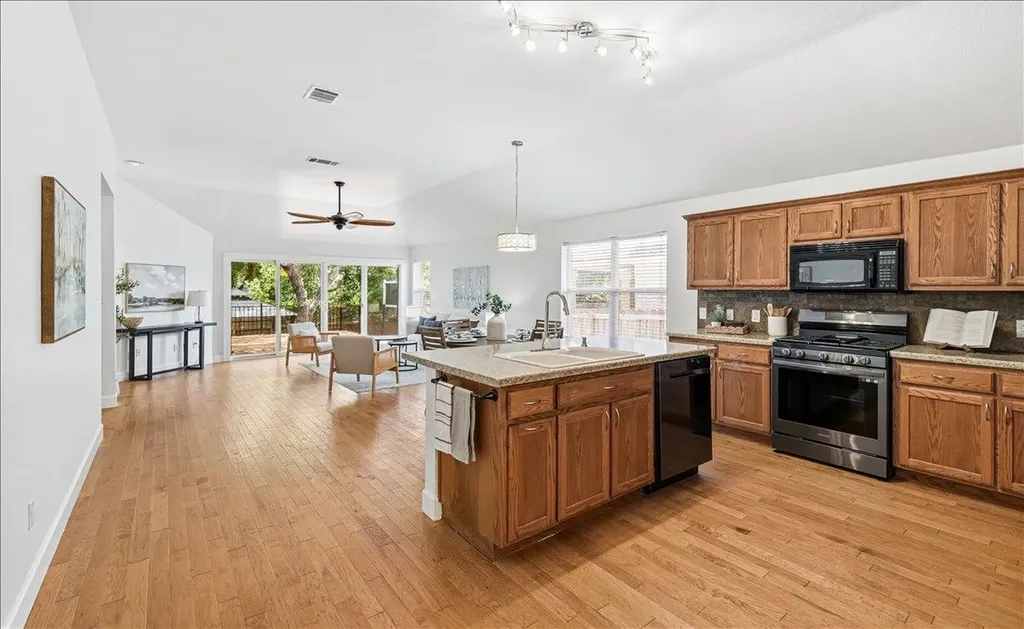 700 Hilltop Drive Leander TX 78641