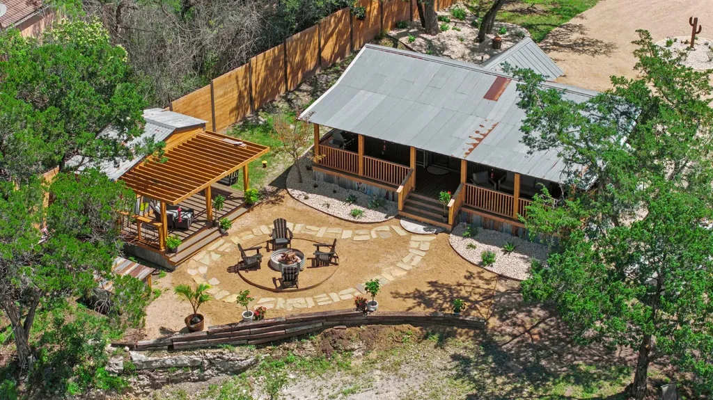 1130 Indian Mound Road Spicewood TX 78669
