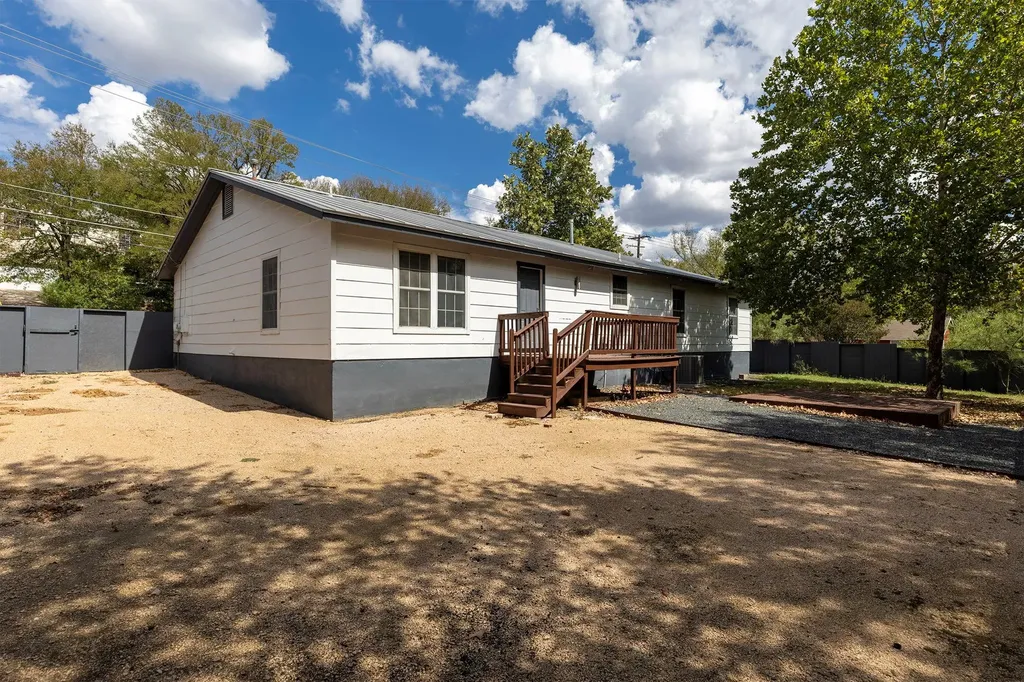 5307 Ledesma Road Austin TX 78721