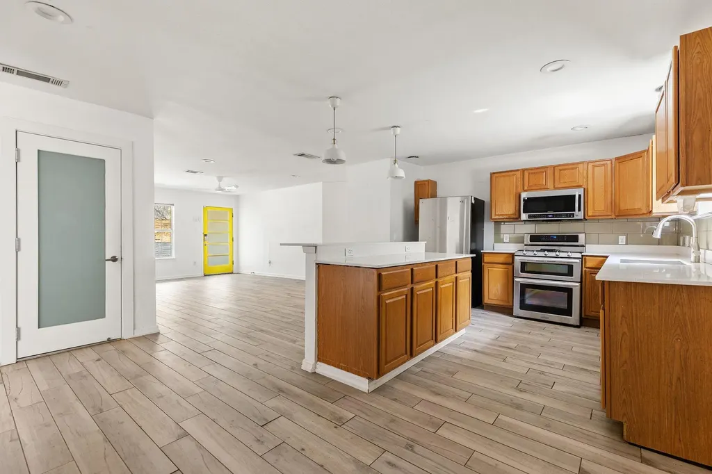 5307 Ledesma Road Austin TX 78721