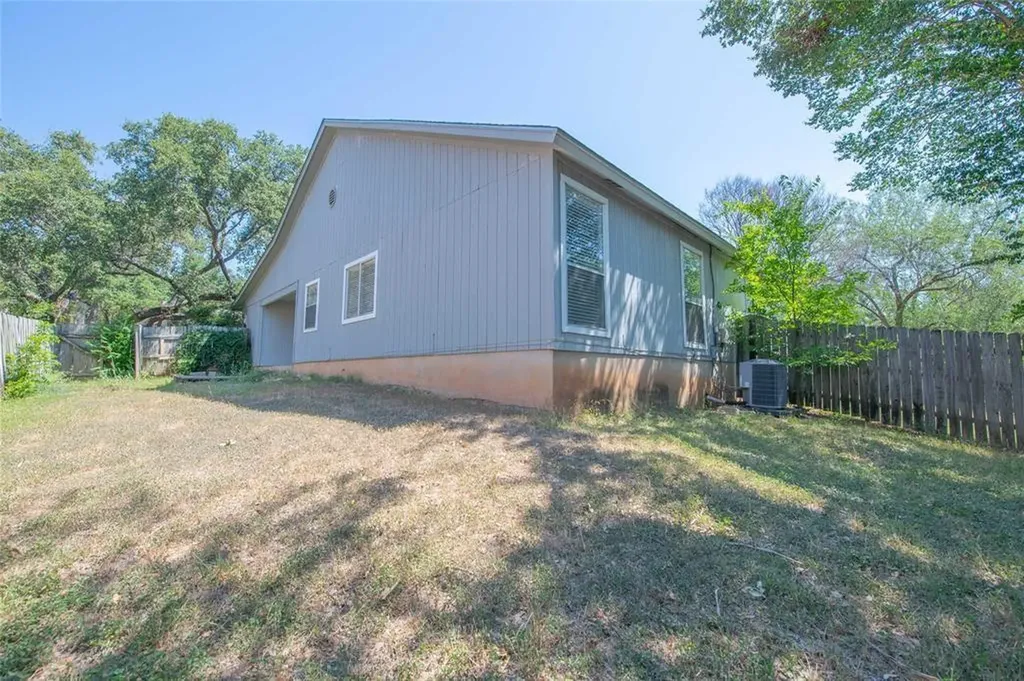 359 Fantail (A&B) Loop Austin TX 78734
