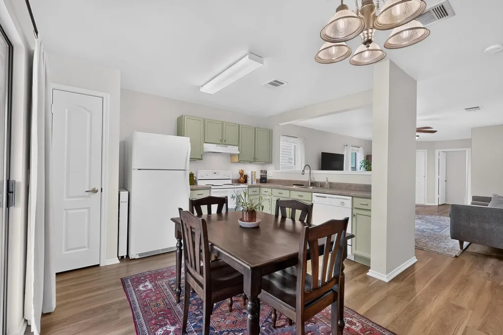 4701 Cypress Bend Austin TX 78744