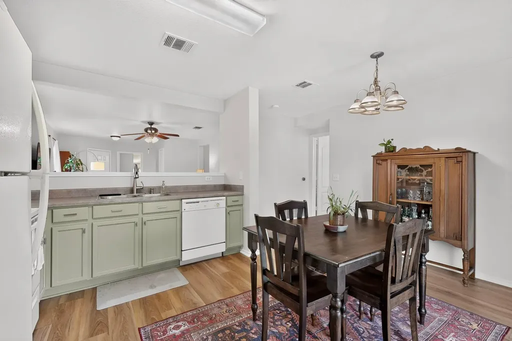 4701 Cypress Bend Austin TX 78744
