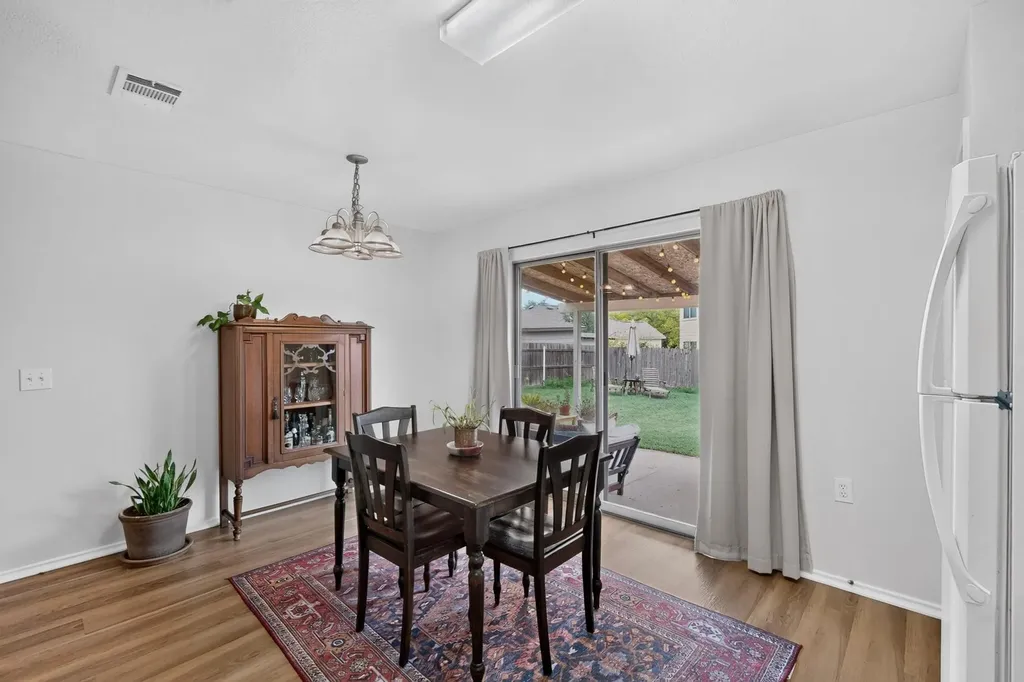 4701 Cypress Bend Austin TX 78744