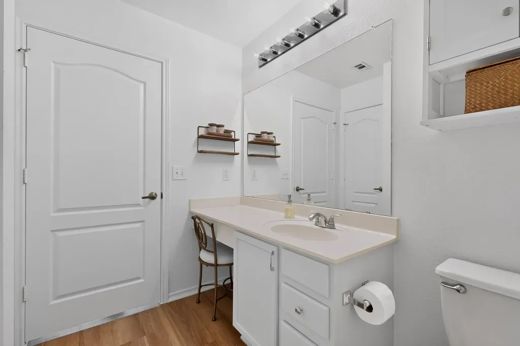 4701 Cypress Bend Austin TX 78744