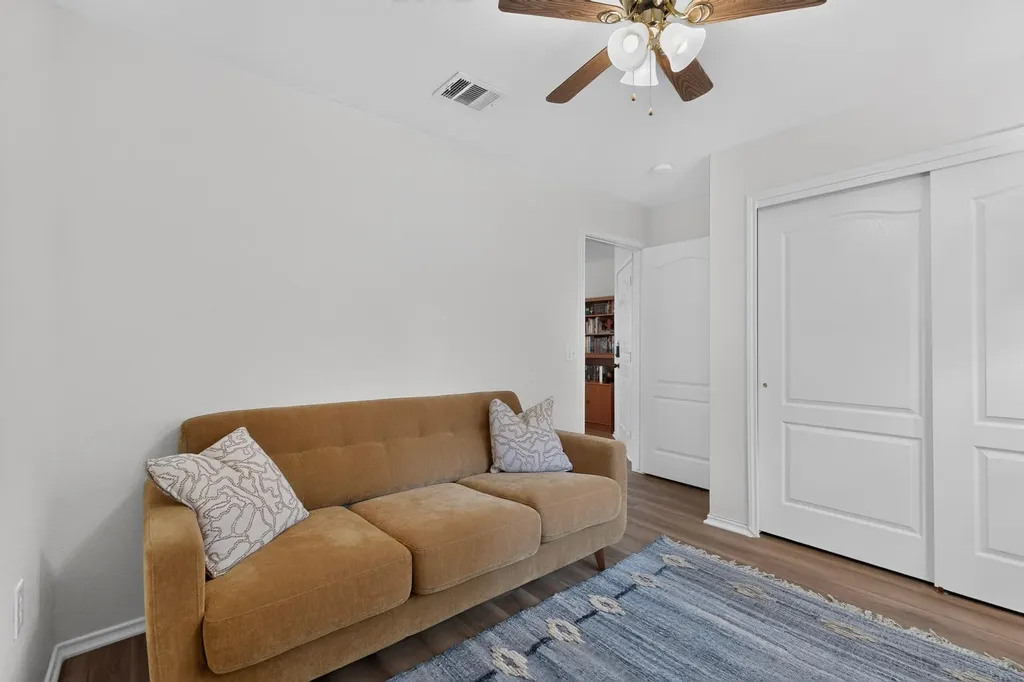 4701 Cypress Bend Austin TX 78744