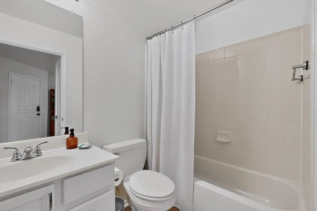 4701 Cypress Bend Austin TX 78744