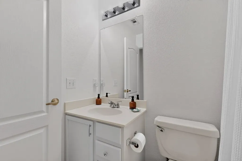 4701 Cypress Bend Austin TX 78744