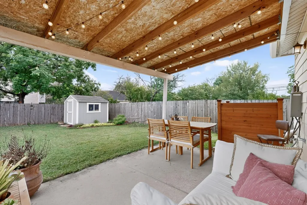 4701 Cypress Bend Austin TX 78744