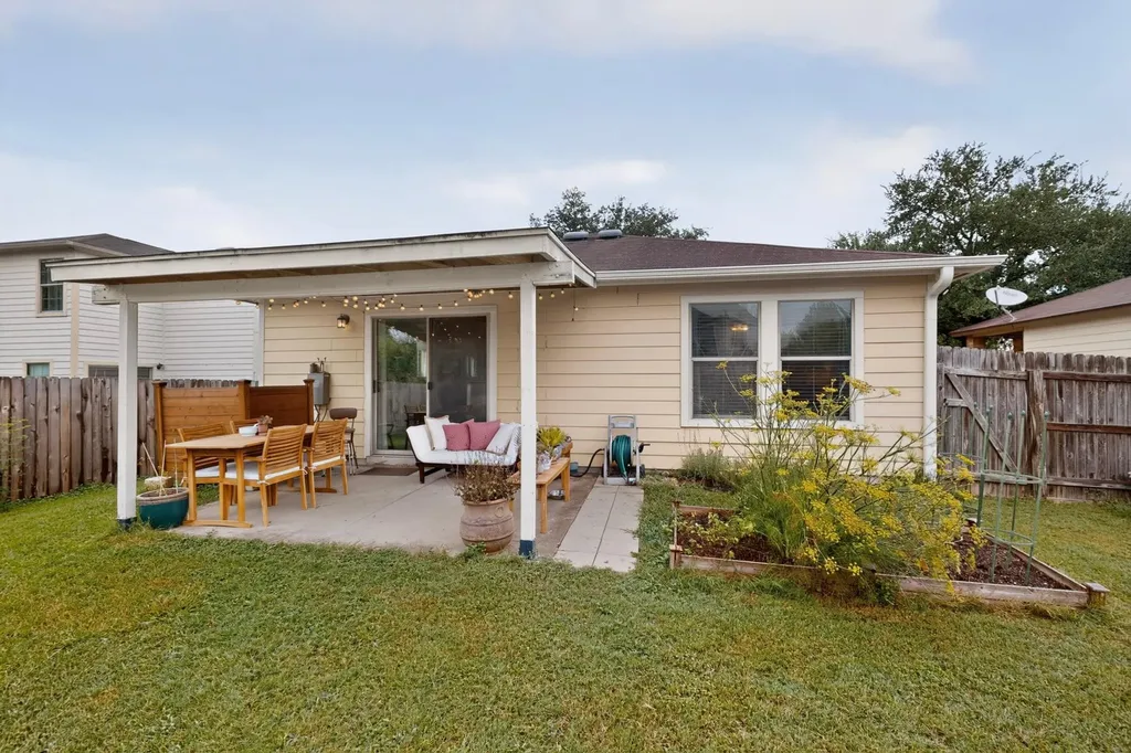 4701 Cypress Bend Austin TX 78744