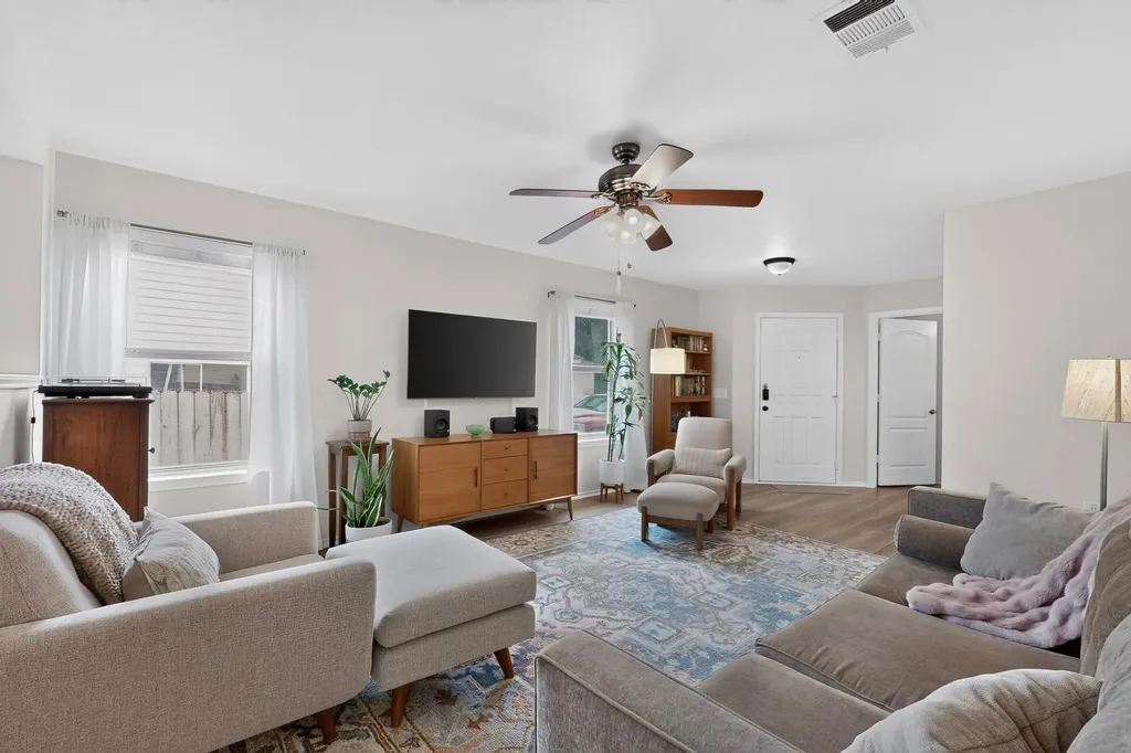4701 Cypress Bend Austin TX 78744
