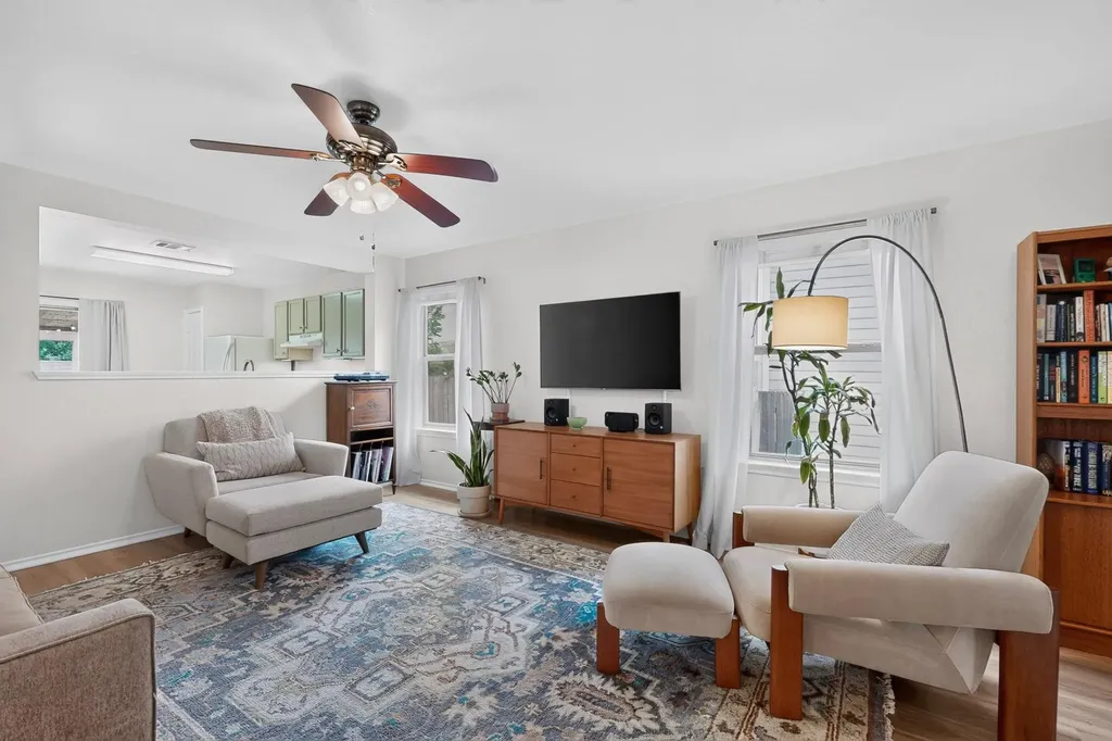 4701 Cypress Bend Austin TX 78744