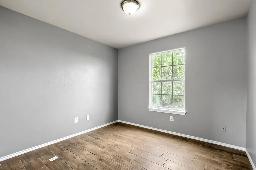 805 Debra Drive Taylor TX 76574