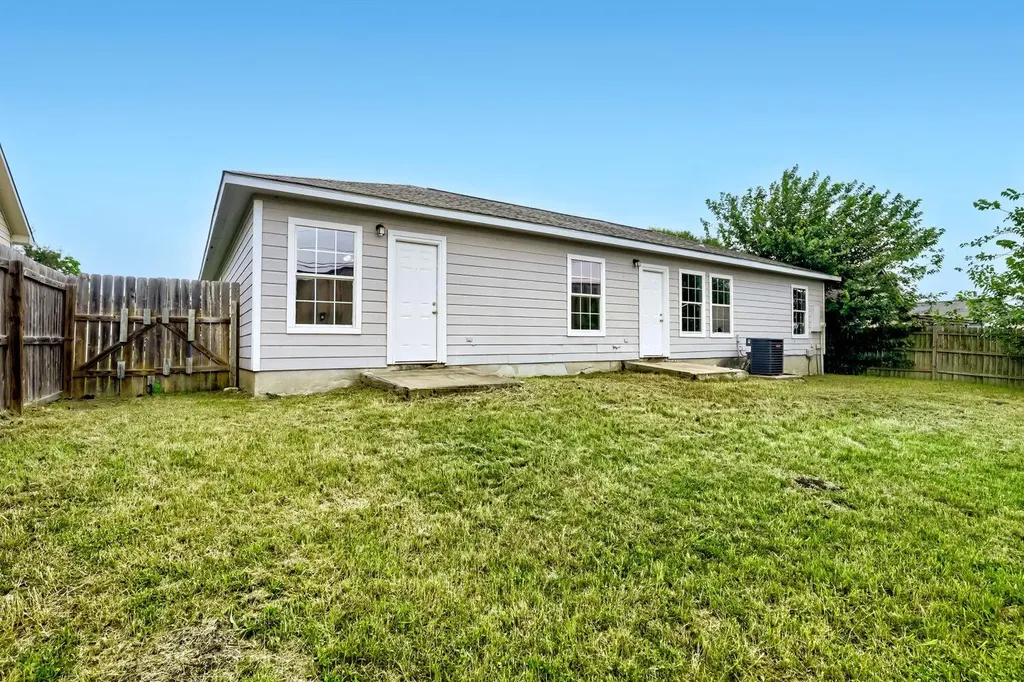 805 Debra Drive Taylor TX 76574