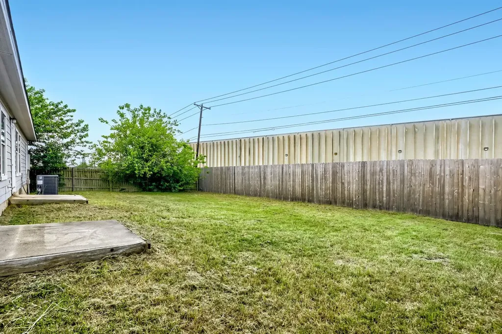 805 Debra Drive Taylor TX 76574