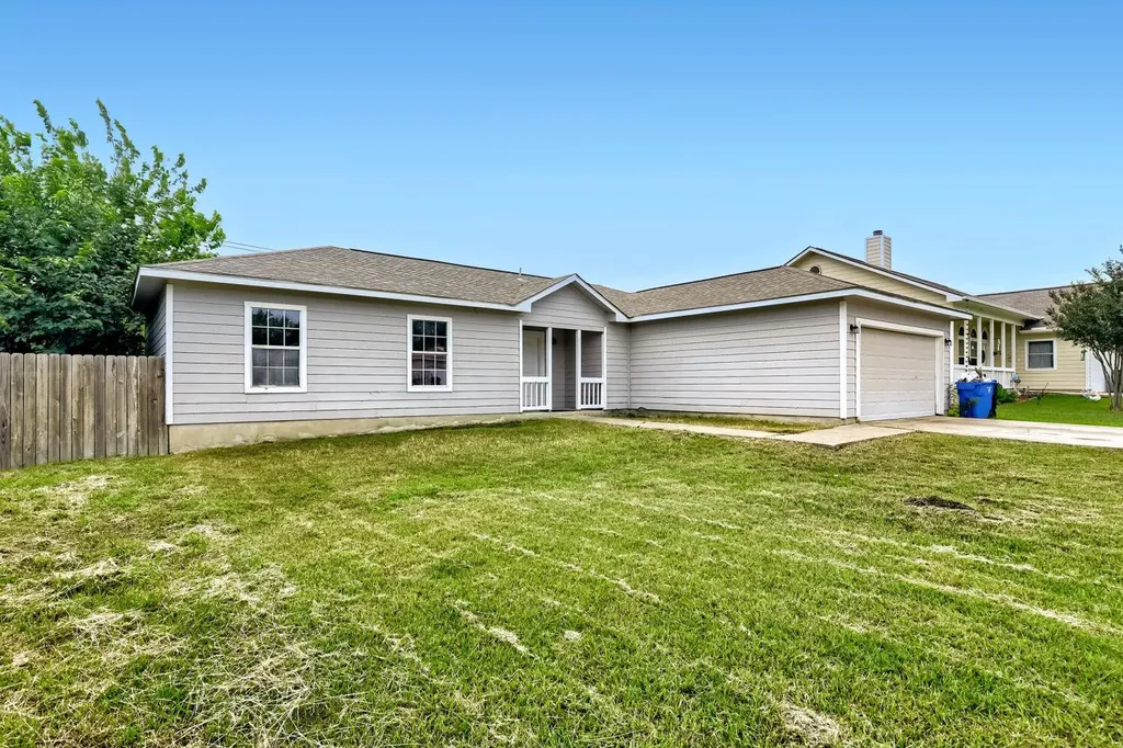 805 Debra Drive Taylor TX 76574