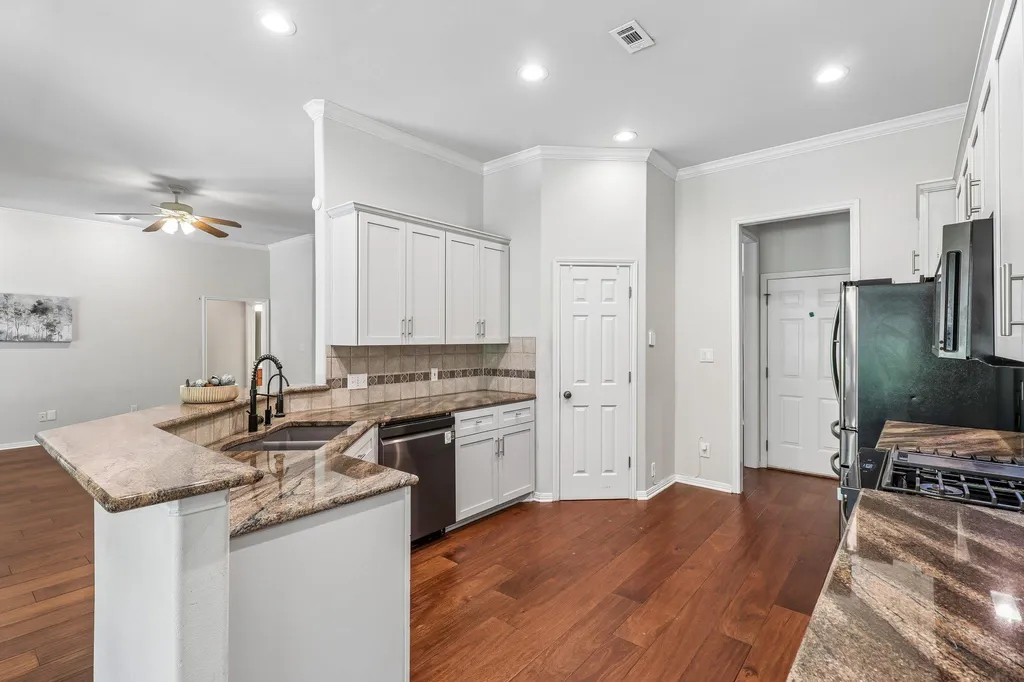 1065 Sunset Canyon Drive N Dripping Springs TX 78620