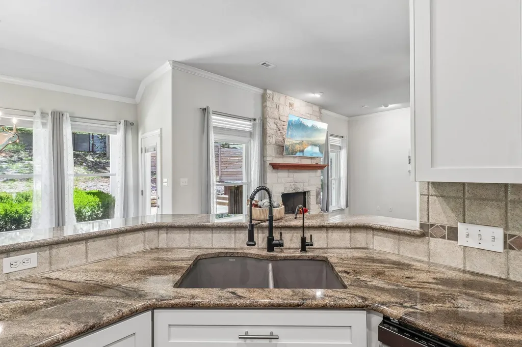 1065 Sunset Canyon Drive S Dripping Springs TX 78620