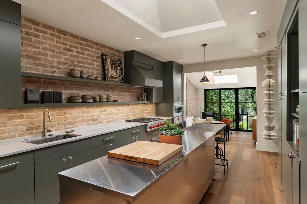 3216 Tarryhollow Drive Austin TX 78703