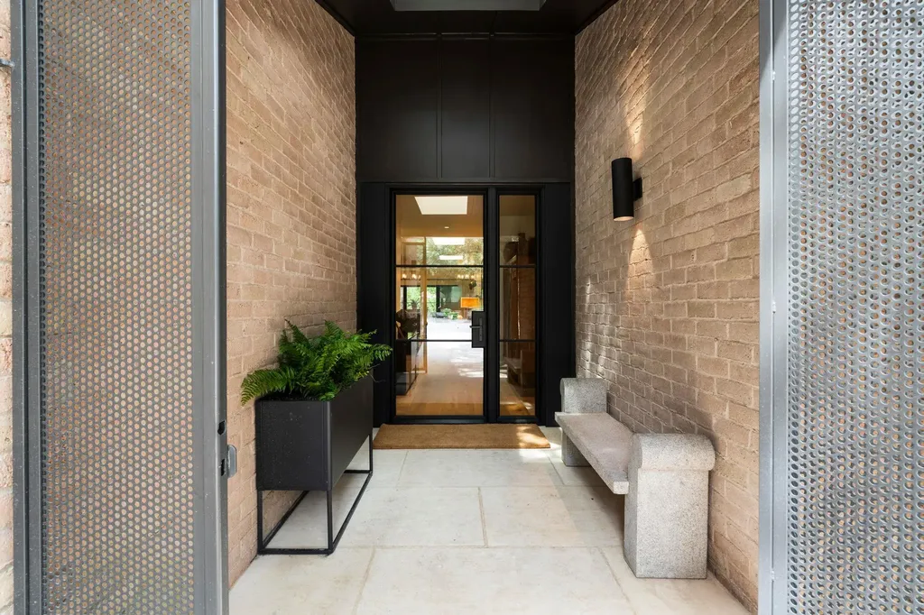 3216 Tarryhollow Drive Austin TX 78703