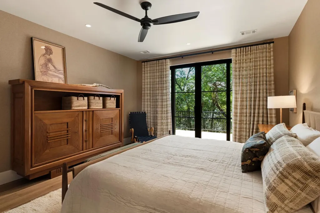 3216 Tarryhollow Drive Austin TX 78703