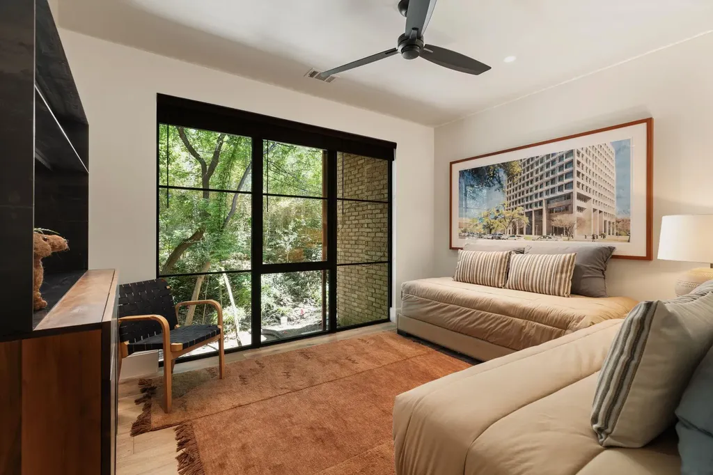 3216 Tarryhollow Drive Austin TX 78703