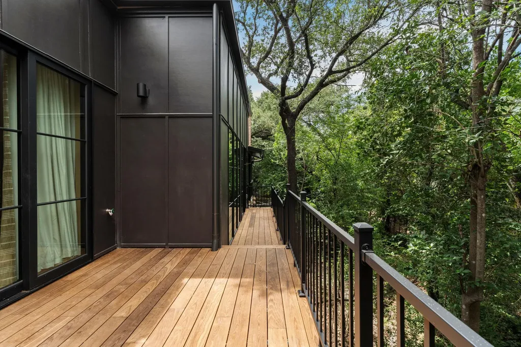 3216 Tarryhollow Drive Austin TX 78703