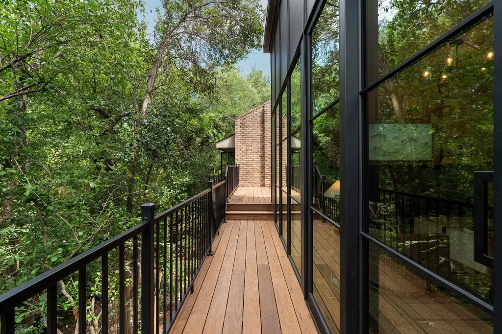 3216 Tarryhollow Drive Austin TX 78703
