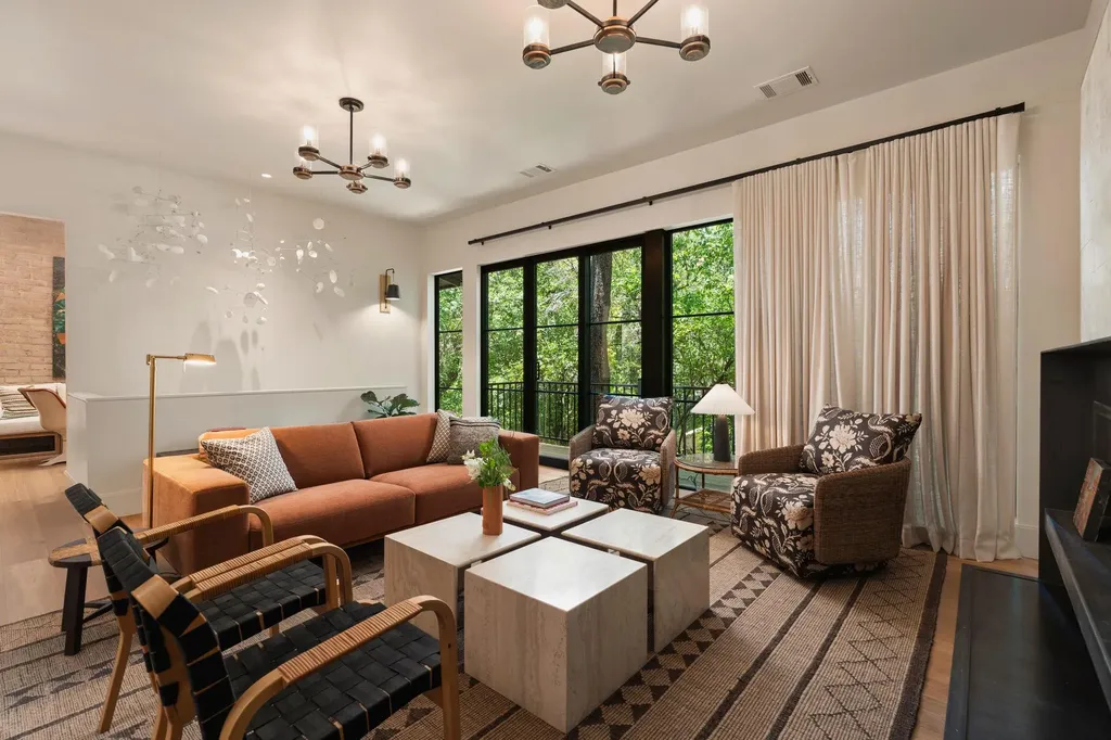 3216 Tarryhollow Drive Austin TX 78703