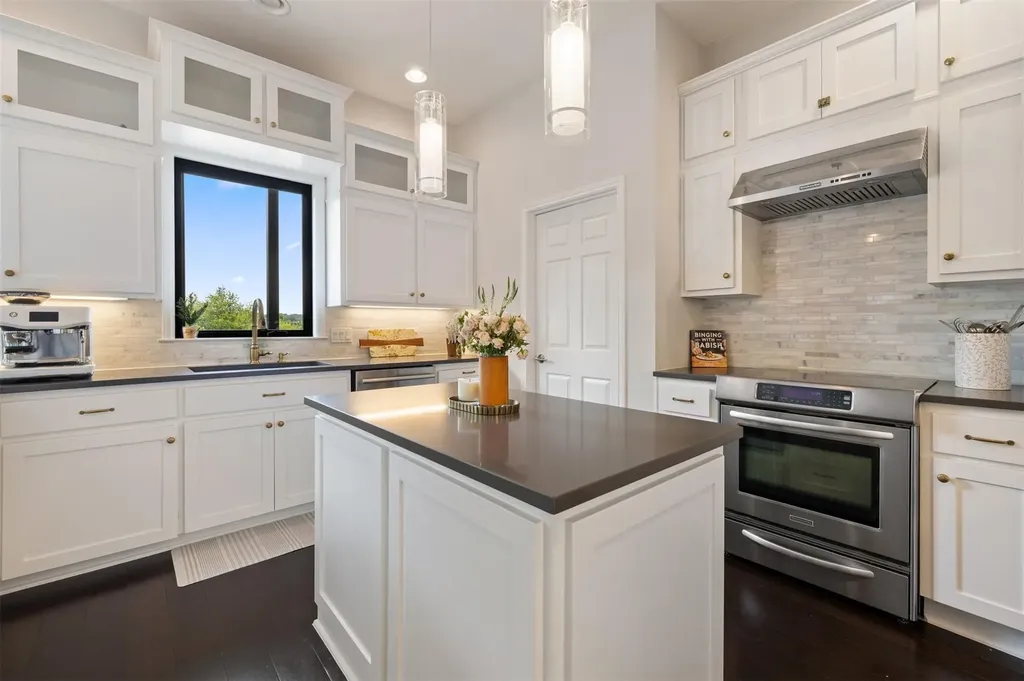 7402 Blue Beach Cove Austin TX 78759