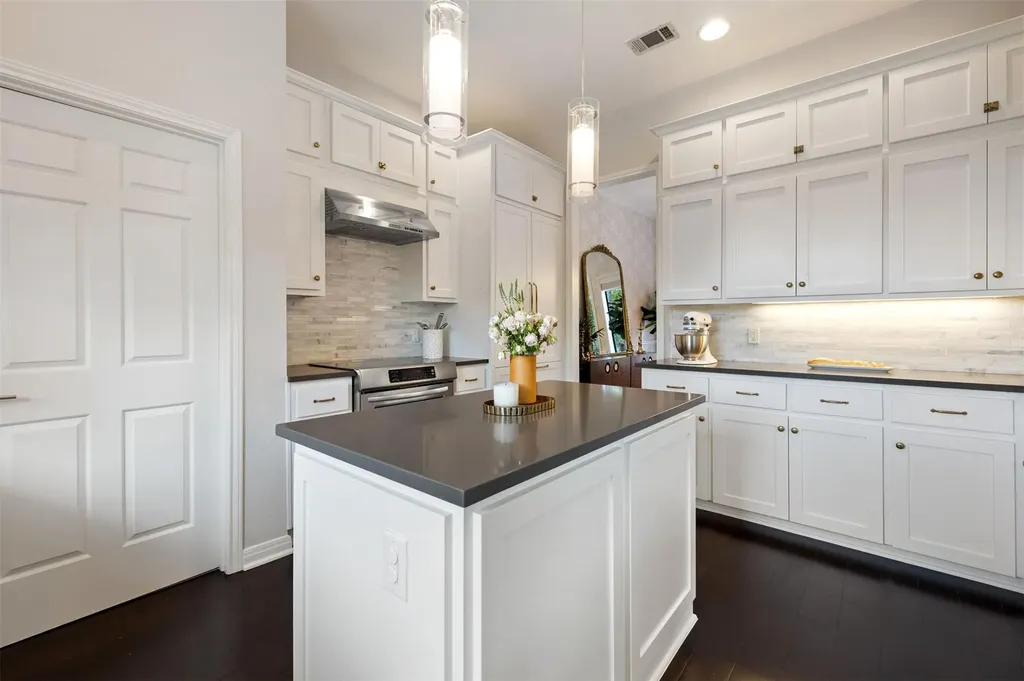 7402 Blue Beach Cove Austin TX 78759