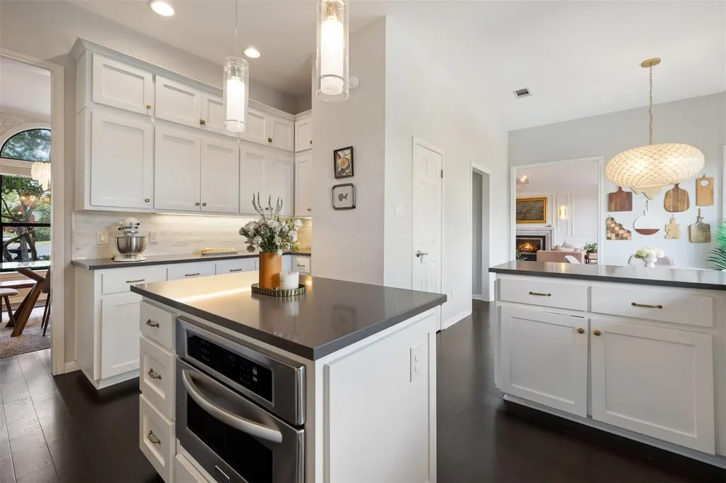 7402 Blue Beach Cove Austin TX 78759