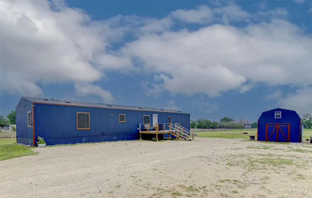 23 Summer Sun Cove Uhland TX 78640