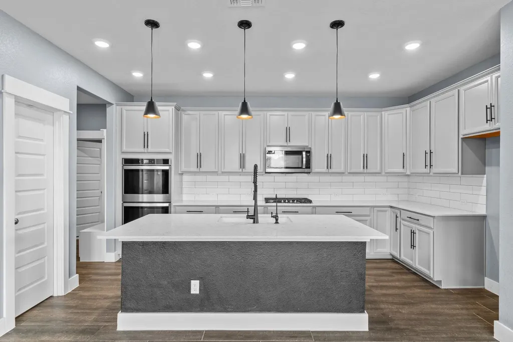525 Compania Cove Liberty Hill TX 78642