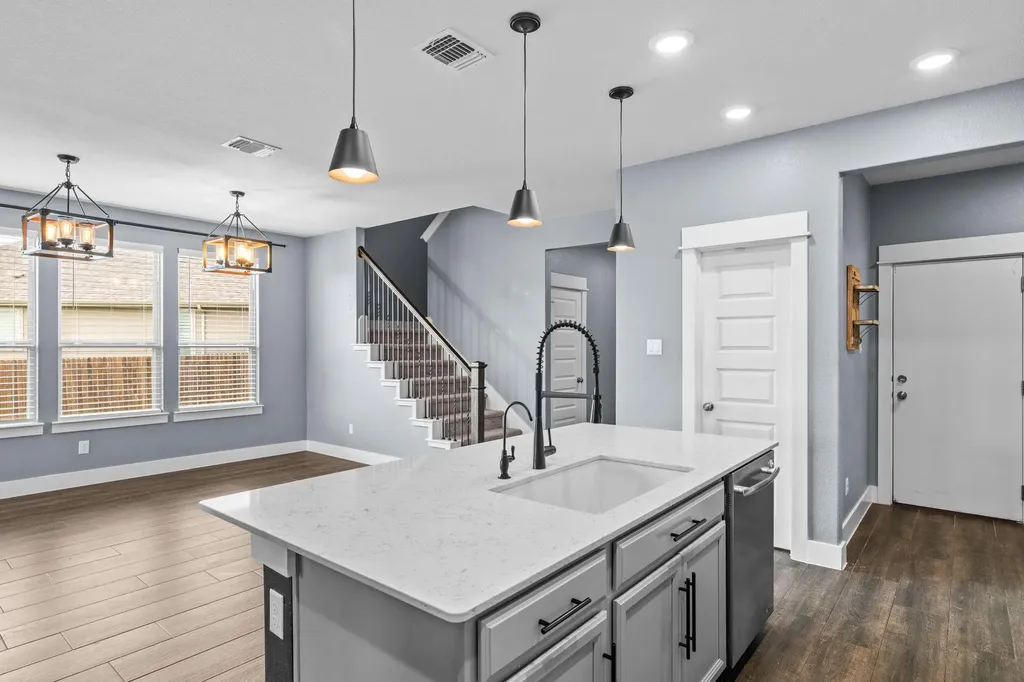 525 Compania Cove Liberty Hill TX 78642