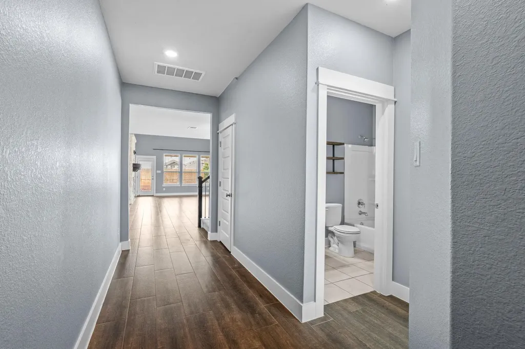 525 Compania Cove Liberty Hill TX 78642