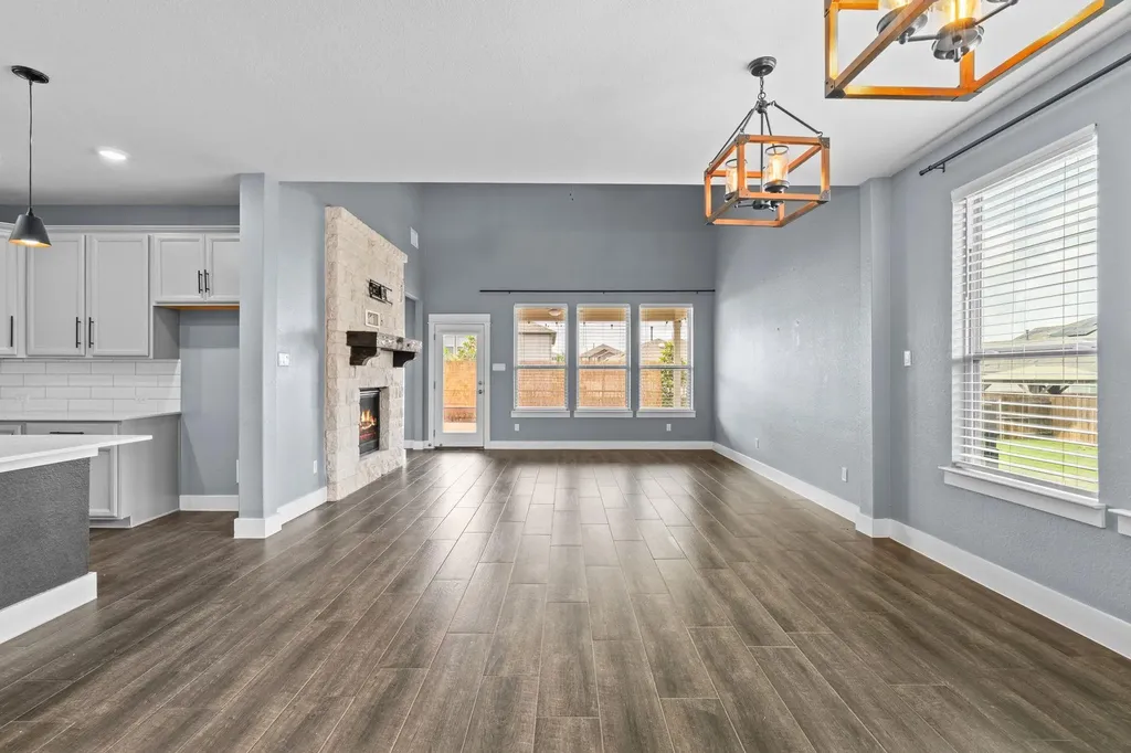 525 Compania Cove Liberty Hill TX 78642