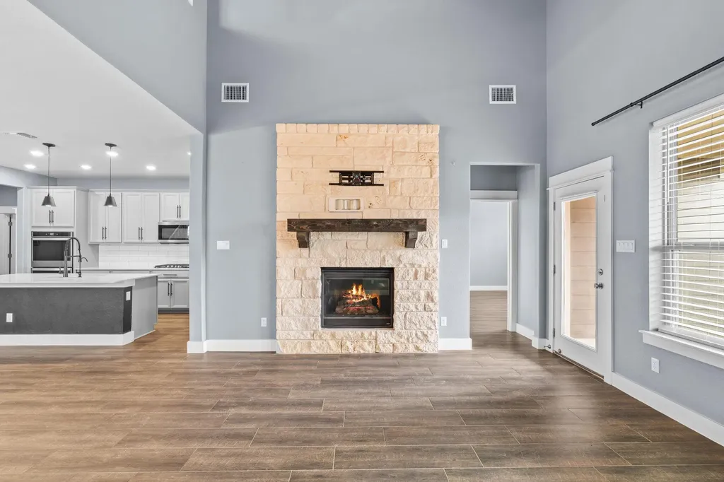 525 Compania Cove Liberty Hill TX 78642