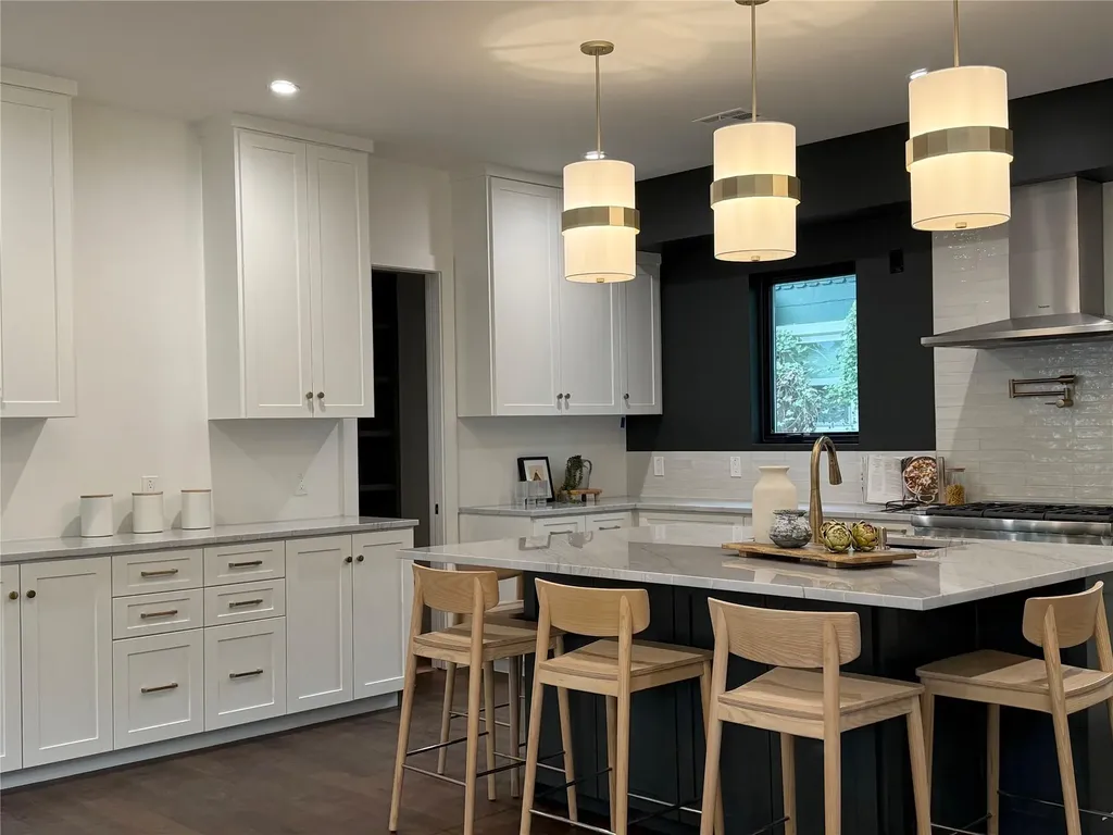 4304 Shoalwood Avenue Austin TX 78756