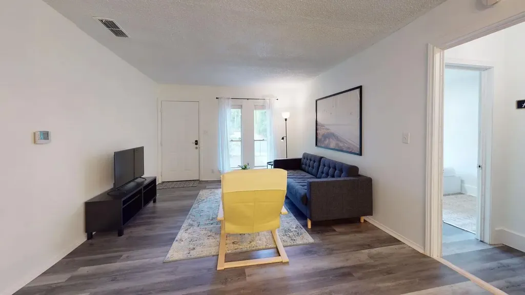 1109 Gardner Cove Austin TX 78721