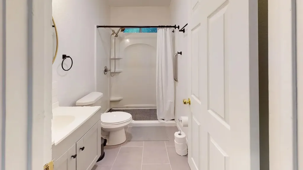 1109 Gardner Cove Austin TX 78721